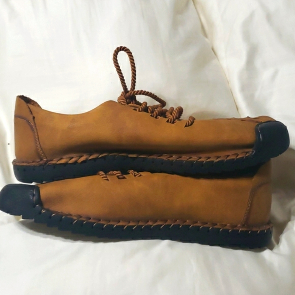 NWOT Men's Fashion Shoes Size 8